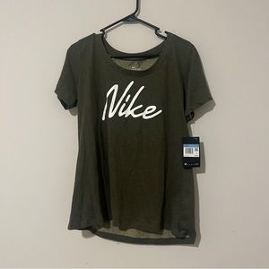 NWT Nike Dri-Fit Women's Medium Scoop Army Green Short Sleeve T-shirt CQ0258-325